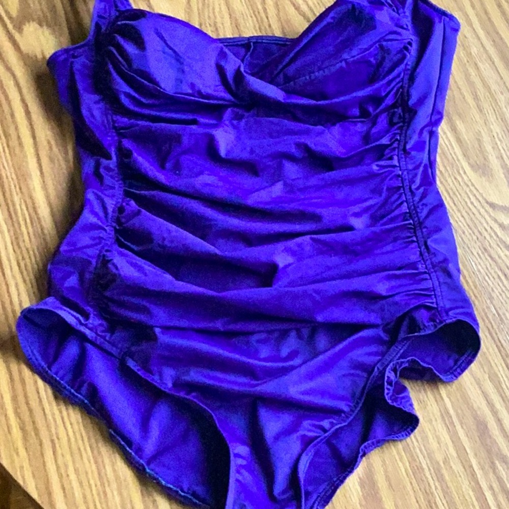 🌌 Sexy PURPLE RUCHED 1 PC SWIMSUIT EUC Croft & Barrow
